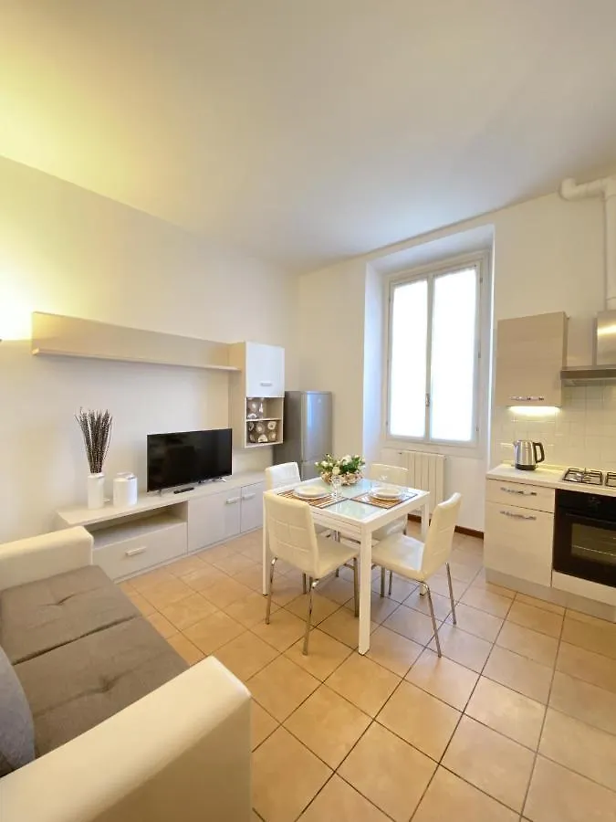 Ferienwohnung La Ringhiera Fiorita - 101 - 1 Min Centro Storico Monza