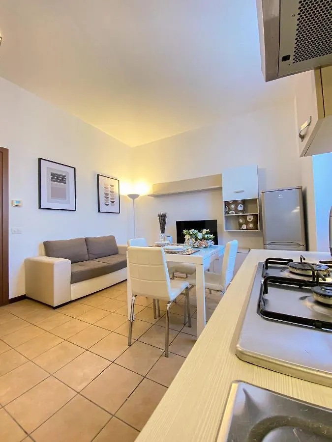 Ferienwohnung La Ringhiera Fiorita - 101 - 1 Min Centro Storico Monza