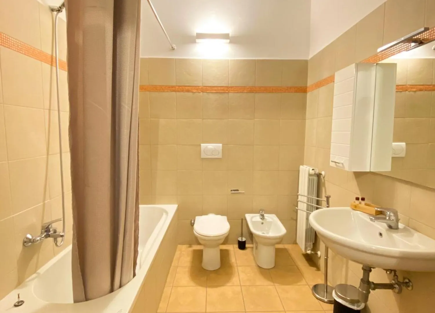 La Ringhiera Fiorita - 101 - 1 Min Centro Storico Apartment Monza 0*,  Italy